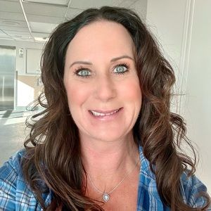 Meet your Posher, Danae